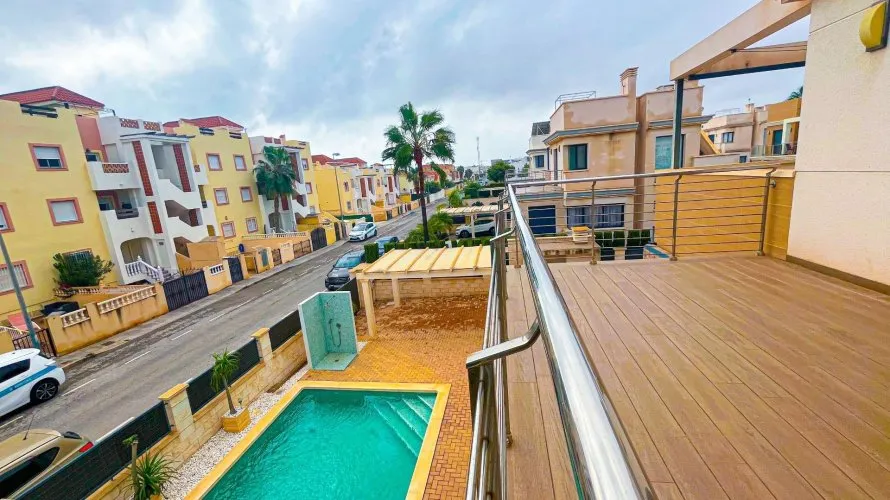 5 bedrooms villa for sale, La Zenia, Spain No. 1270 № 16