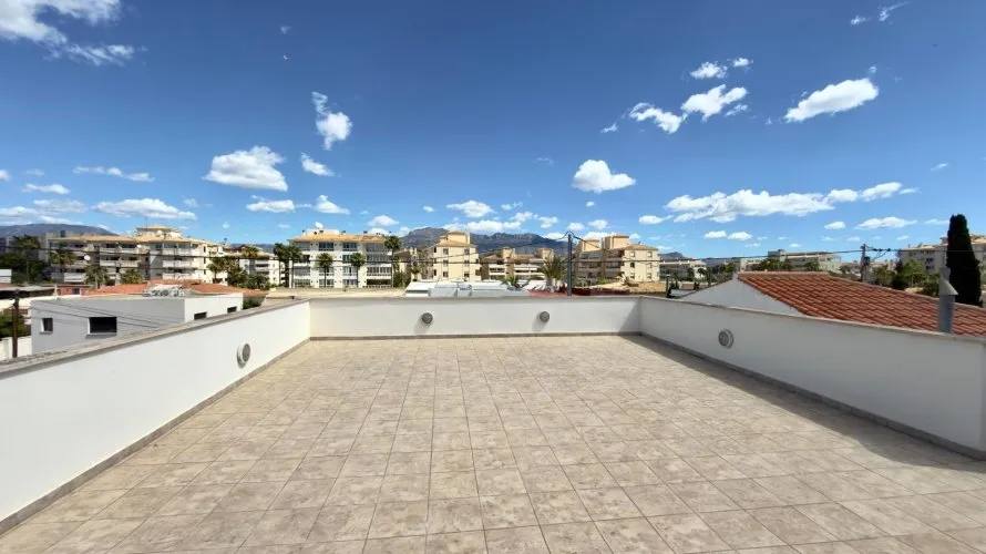 4 bedrooms house for sale, Albir, Spain No. 1165 № 9