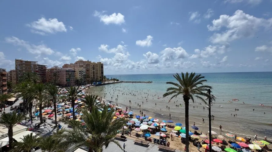 3 bedrooms apartment for sale, Torrevieja, Spain No. 1323 № 17