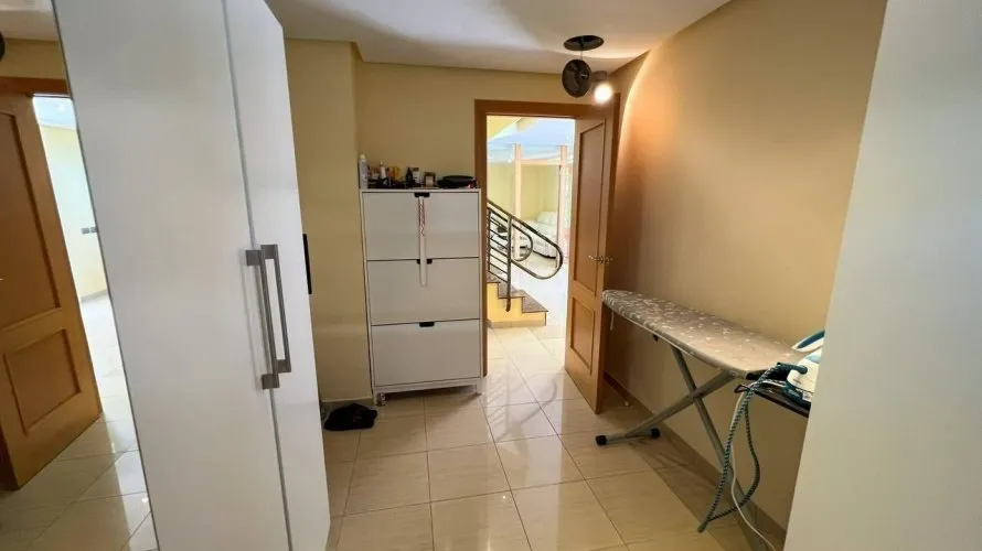 4 bedrooms apartment for sale, Manises, Spain No. 1312 № 9