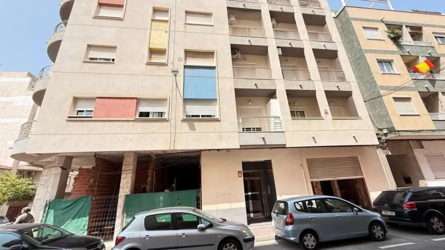 1 bedroom apartment for sale, Torrevieja, Spain No. 2052 № 3