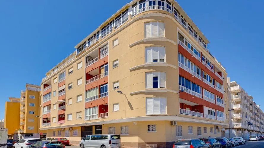 54m² apartment for sale, Torrevieja, Spain No. 2110 № 2