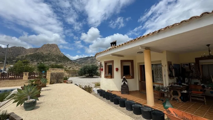 3 bedrooms house for sale, Relleu, Spain No. 1233 № 10