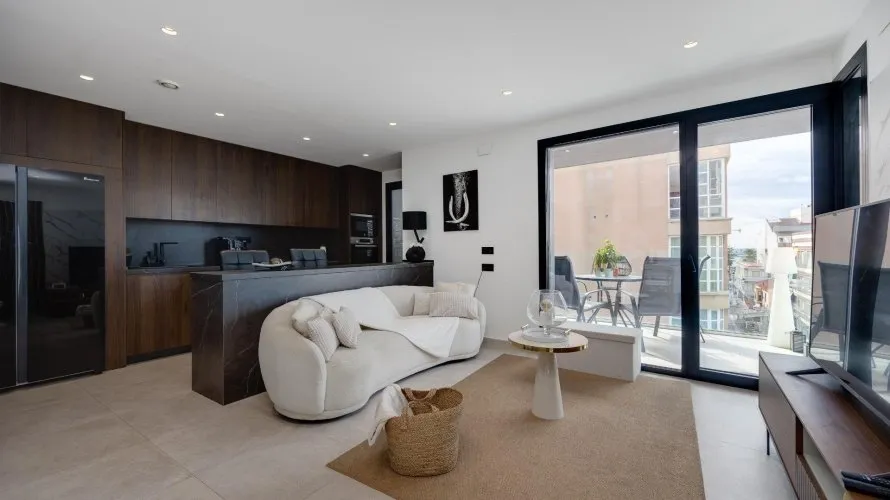 3 bedrooms apartment for sale, Torrevieja, Spain No. 1392 № 1