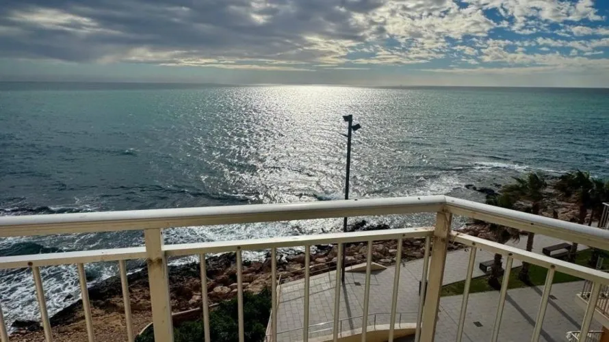 4 bedrooms apartment for sale, Torrevieja, Spain No. 977 № 7