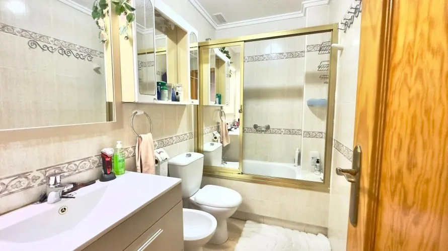 1 bedroom apartment for sale, Torrevieja, Spain No. 2212 № 13