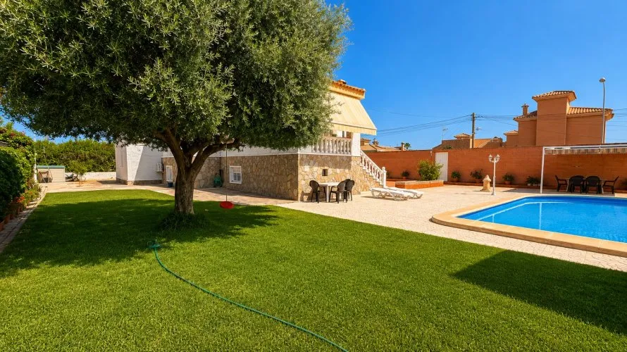 200m² villa for sale, Torrevieja, Spain No. 2394 № 4
