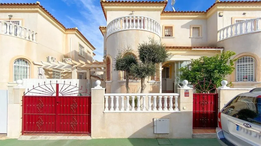 3 bedrooms house for sale, Torrevieja, Spain No. 2479