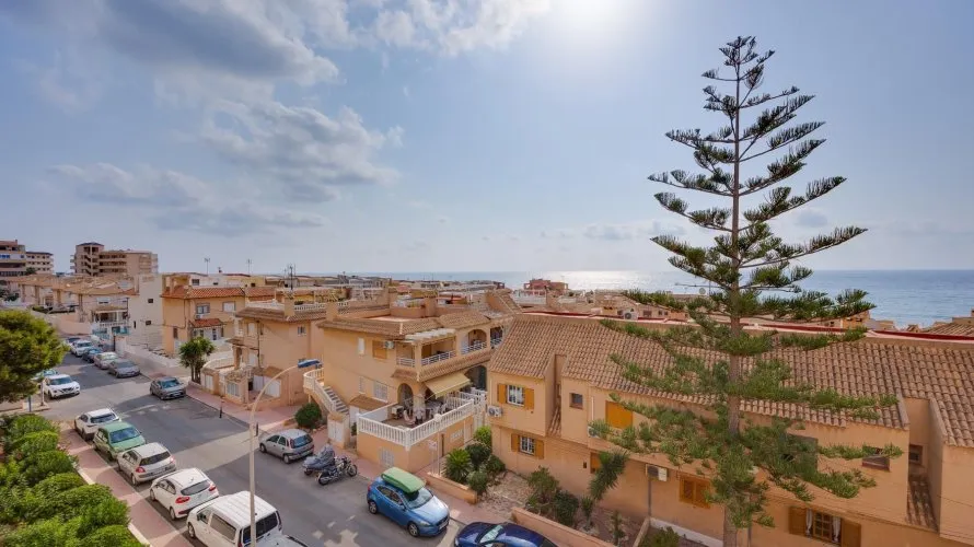 70m² apartment for sale, Torrevieja, Spain No. 2318 № 1