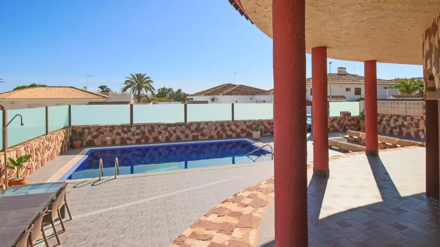 624m² villa for sale, La Zenia, Spain No. 2321 № 5