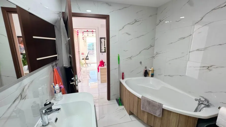2 bedrooms apartment for sale, Torrevieja, Spain No. 2409 № 7