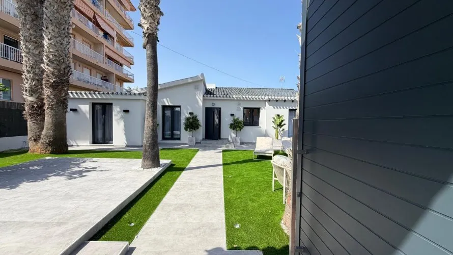 4 bedrooms villa for sale, Torrevieja, Spain No. 2436 № 6