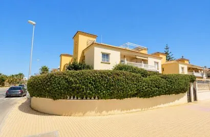2 bedrooms apartment for sale, La Zenia, Spain No. 2429
