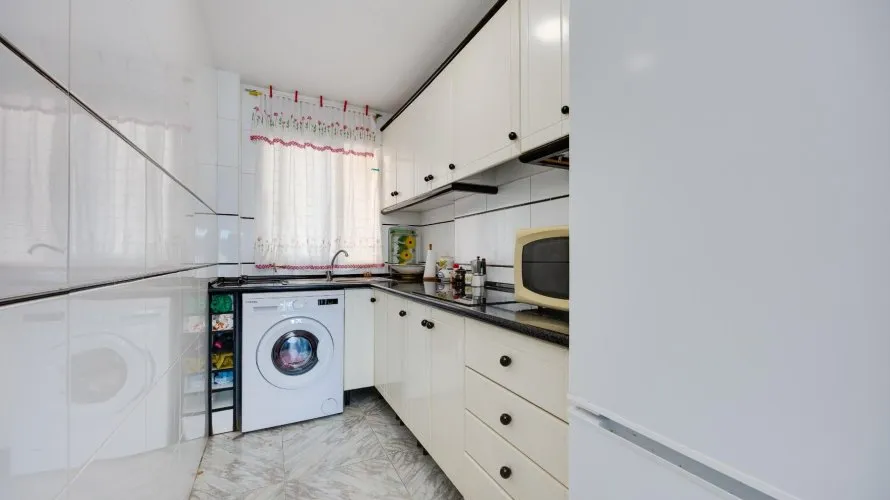 70m² apartment for sale, Torrevieja, Spain No. 2318 № 15