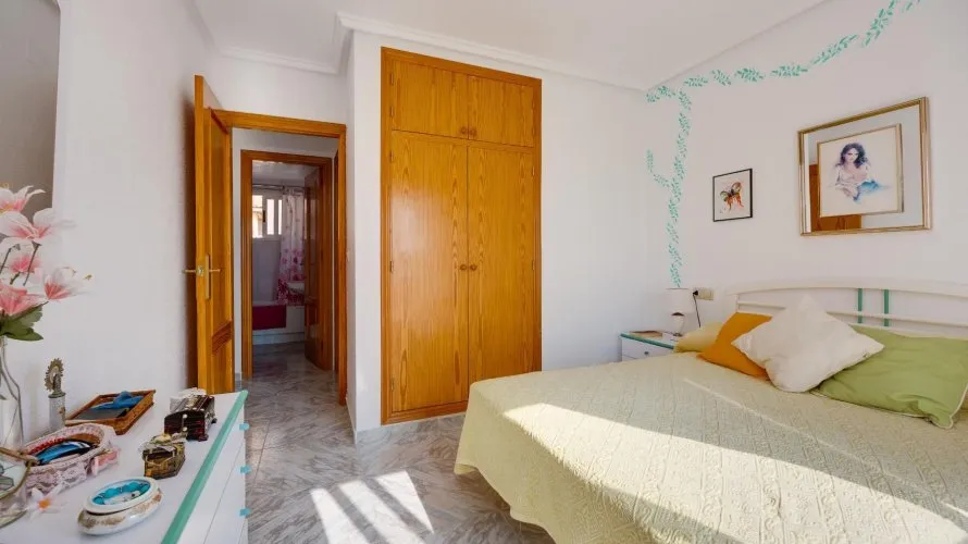70m² apartment for sale, Torrevieja, Spain No. 2318 № 5