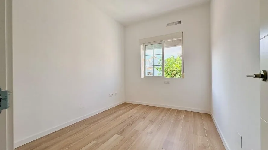 4 bedrooms house for sale, Torrevieja, Spain No. 2420 № 10