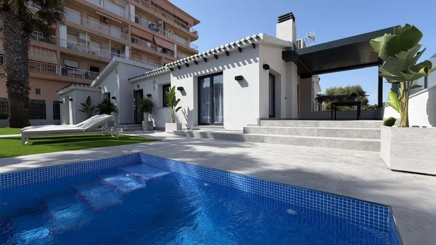 4 bedrooms villa for sale, Torrevieja, Spain No. 2436 № 16
