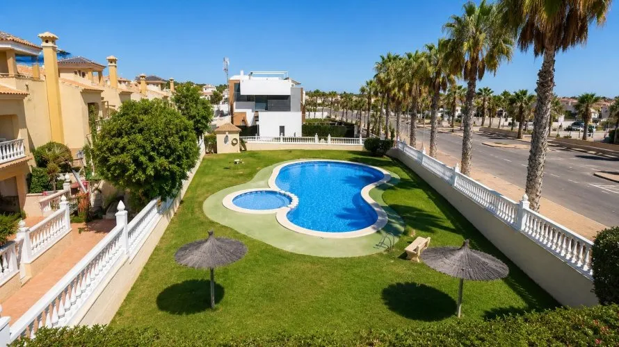 2 bedrooms apartment for sale, La Zenia, Spain No. 2429