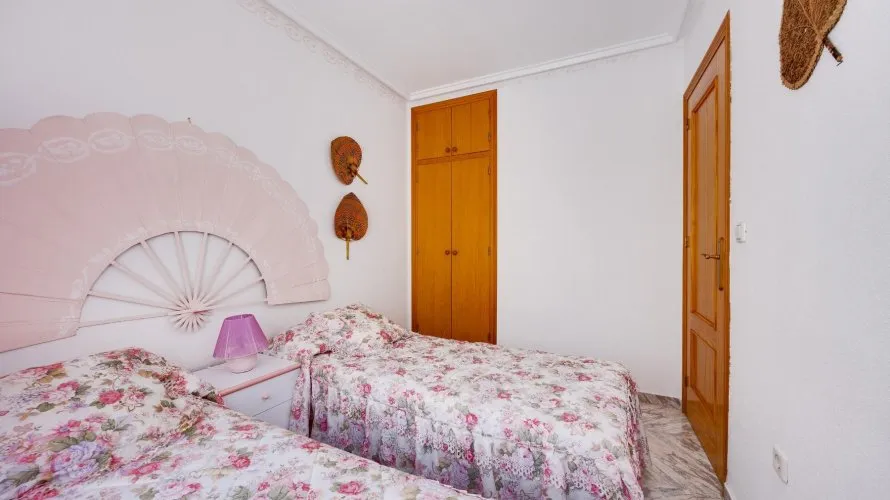 70m² apartment for sale, Torrevieja, Spain No. 2318 № 13
