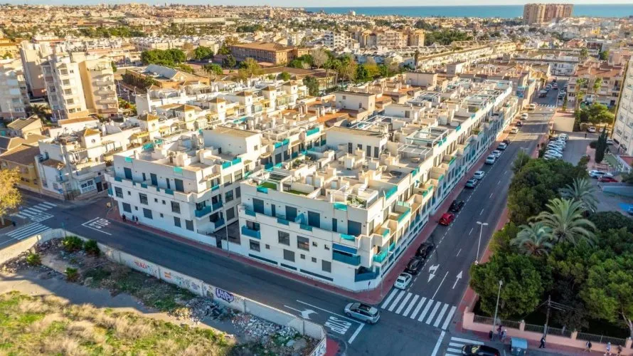 1 bedroom apartment for sale, Torrevieja, Spain No. 2449 № 2