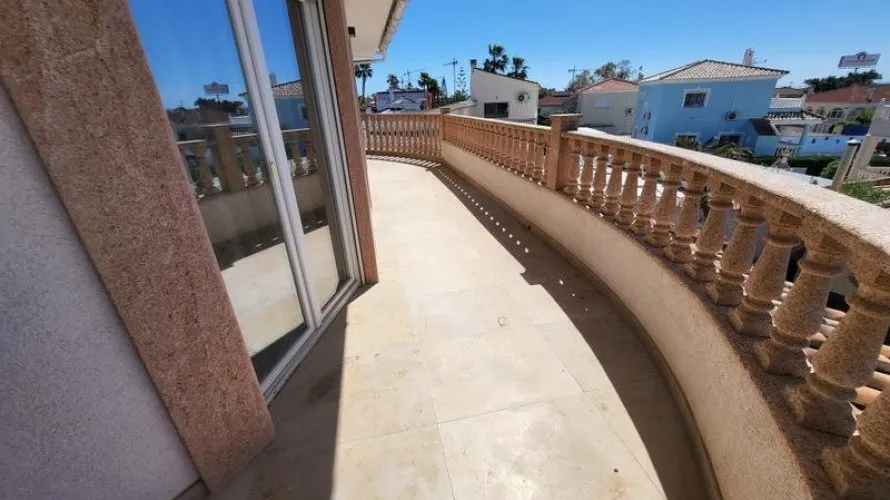 4 bedrooms villa for sale, Rojales, Spain No. 2467 № 24