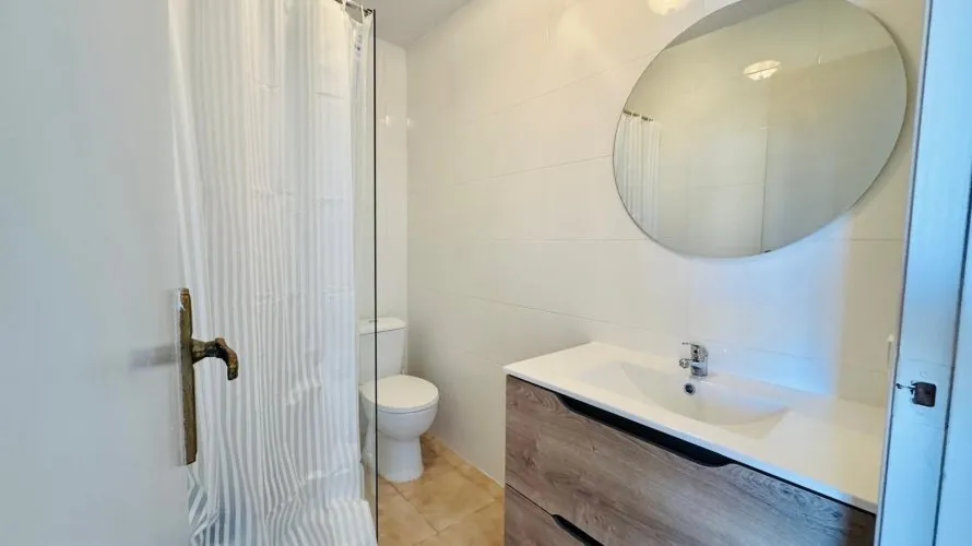80m² apartment for sale, Torrevieja, Spain No. 2438 № 10