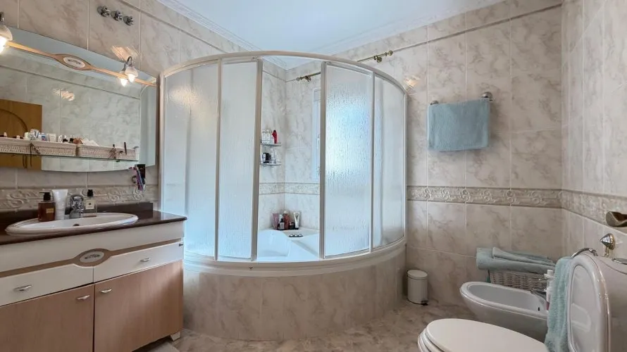6 bedrooms villa for sale, Rojales, Spain No. 2396 № 1