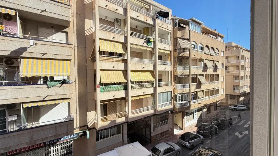 2 bedrooms apartment for sale, Torrevieja, Spain No. 2630