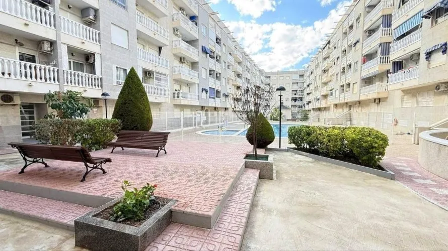1 bedroom apartment for sale, Torrevieja, Spain No. 2557 № 3