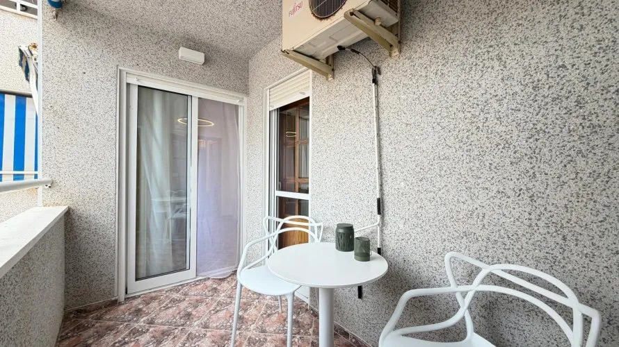 2 bedrooms apartment for sale, Torrevieja, Spain No. 2636 № 2
