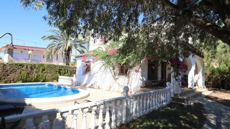 4 bedrooms apartment for sale, Cabo Roig, Spain No. 2663