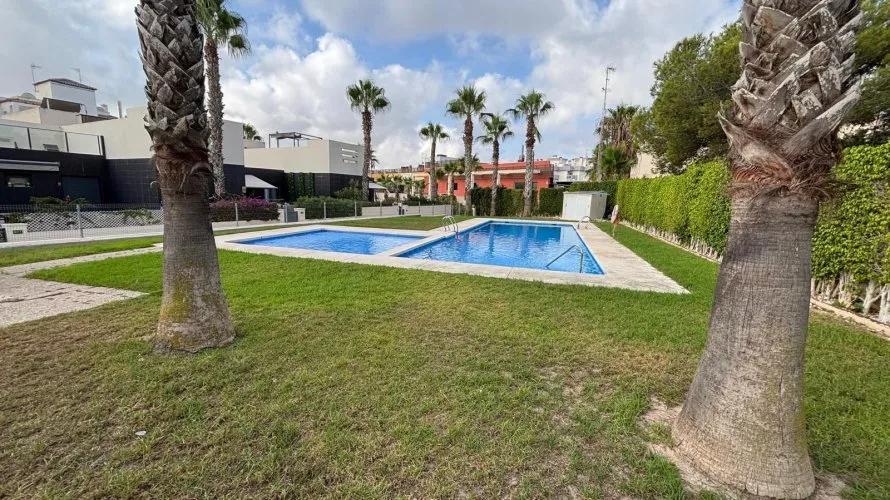 2 bedrooms house for sale, Alicante, Spain No. 2489 № 15
