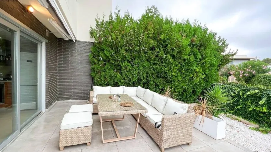 4 bedrooms apartment for sale, Chiva, Spain No. 2580 № 1