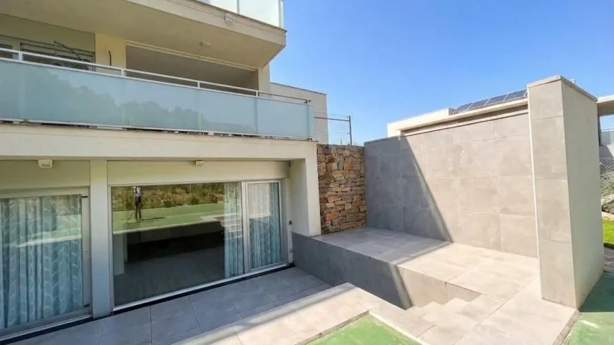4 bedrooms apartment for sale, Chiva, Spain No. 2580