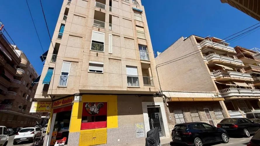 1 bedroom apartment for sale, Torrevieja, Spain No. 2566 № 1