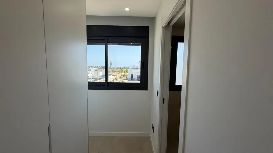 2 bedrooms apartment for sale, Los Alcazares, Spain No. 2604 № 26