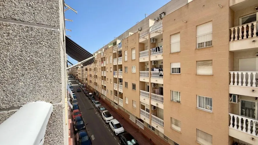 1 bedroom apartment for sale, Torrevieja, Spain No. 2557 № 11