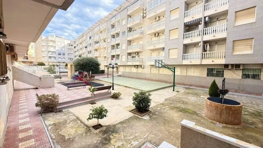 1 bedroom apartment for sale, Torrevieja, Spain No. 2557 № 2