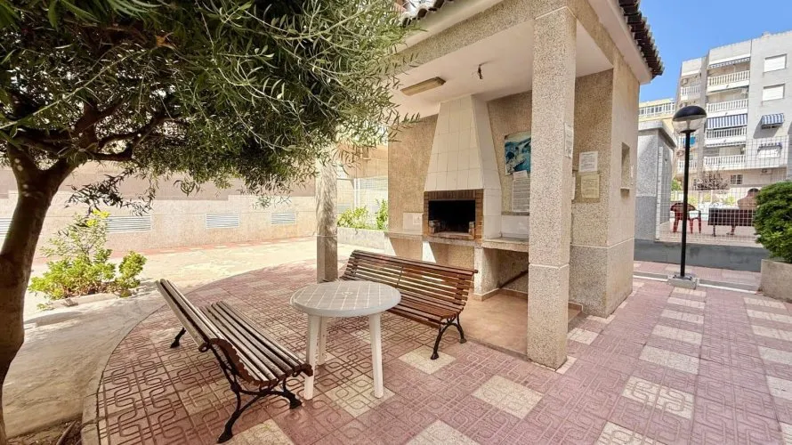 1 bedroom apartment for sale, Torrevieja, Spain No. 2557 № 1