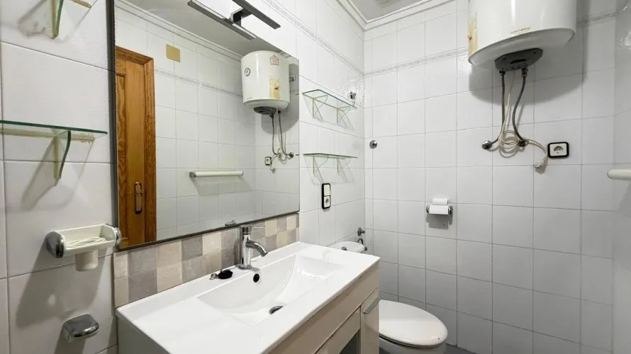2 bedrooms apartment for sale, Torrevieja, Spain No. 2630 № 8