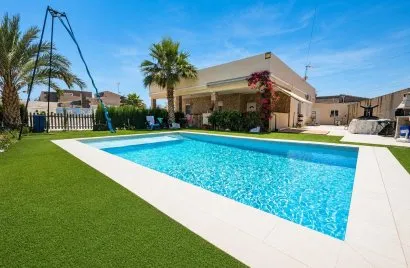 3 bedrooms apartment for sale, Torrevieja, Spain No. 2571