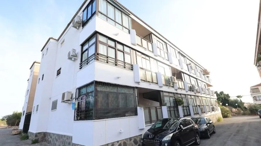 24m² apartment for sale, Torrevieja, Spain No. 2825 № 1