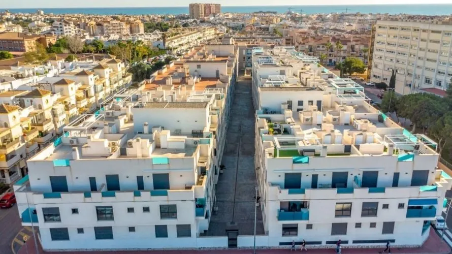 2 bedrooms apartment for sale, Torrevieja, Spain No. 2730 № 4