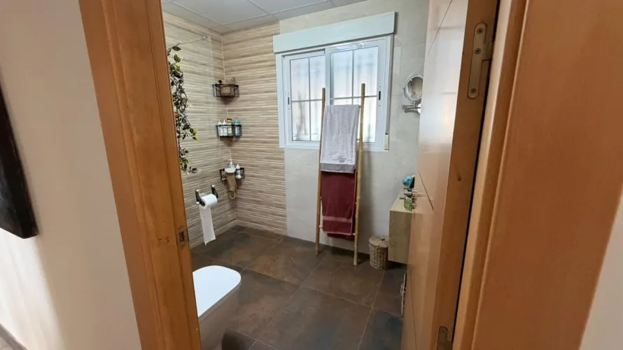 4 bedrooms apartment for sale, Catral, Spain No. 2822 № 2