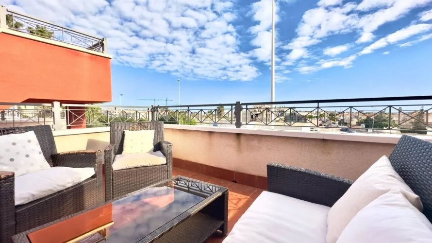 78m² penthouse for sale, Torrevieja, Spain No. 2855