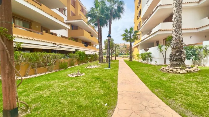 84m² apartment for sale, Torrevieja, Spain No. 2861 № 1