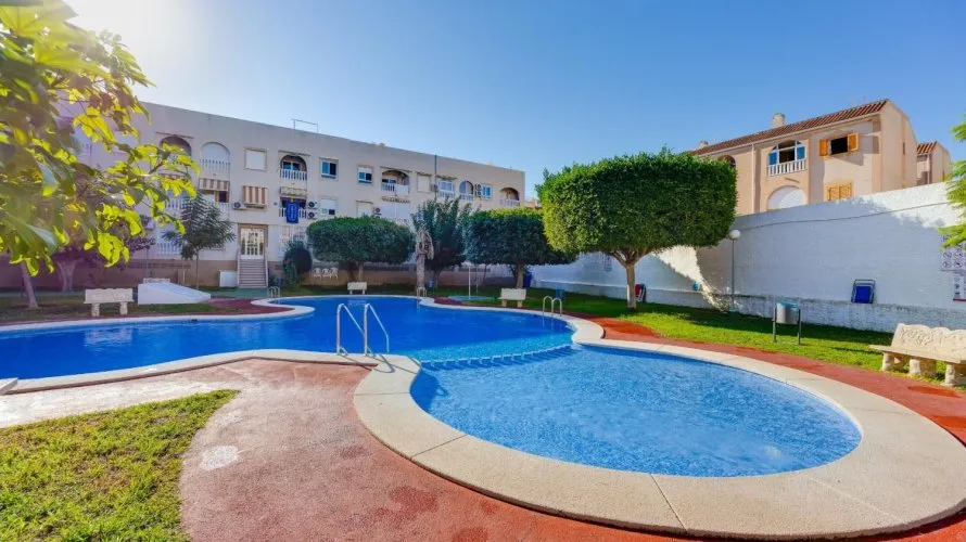 61m² penthouse for sale, Torrevieja, Spain No. 2744 № 1
